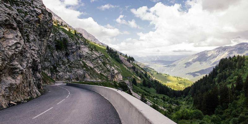 洁净室中的精密裁手：合力剪刀在光伏硅片与背板裁剪中的兼容性深度解析